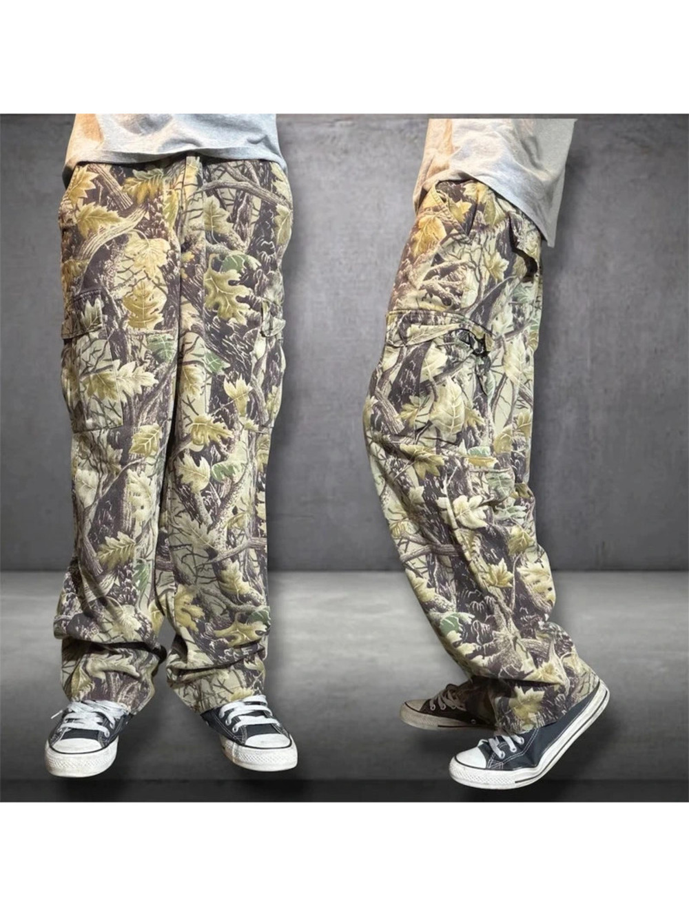Vintage Y2K baggyish camo cargo pants with adjustable straps